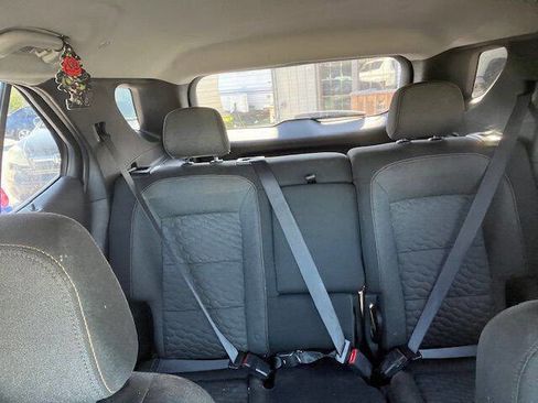 Used 2021 Chevrolet Equinox LT image 11