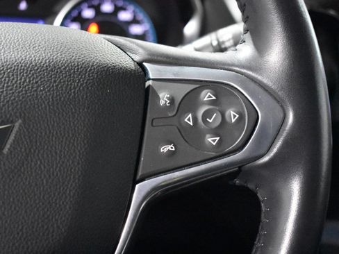 Used 2021 Chevrolet Traverse LT image 13