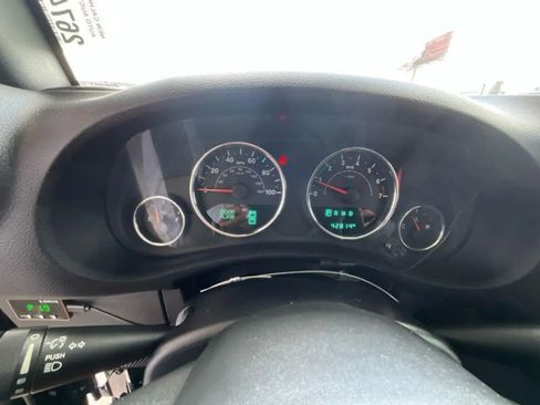 Used 2017 Jeep Wrangler Unlimited Sport w/ Connectivity Group AWD/4WD image 18