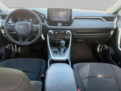 Used 2021 Toyota RAV4 LE FWD image 9