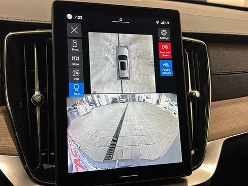 New 2026 Volvo XC90 T8 Plus w/ Protection Package Premier image 18