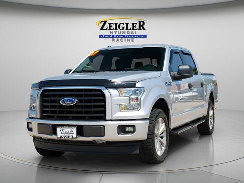 Used 2017 Ford F150 XL w/ Equipment Group 101A Mid AWD/4WD image 3