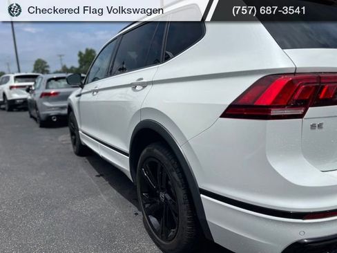 Used 2023 Volkswagen Tiguan SE R-Line FWD image 8