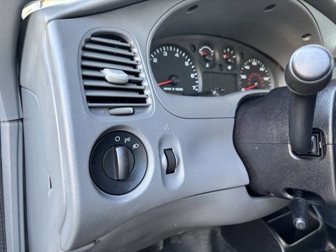 Used 2011 Ford Ranger XL image 25