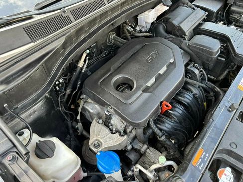 Used 2017 Hyundai Santa Fe Sport FWD image 38