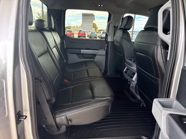 Used 2024 Ford F350 4x4 Crew Cab DRW Super Duty image 11