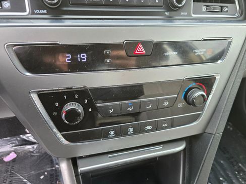 Used 2017 Hyundai Sonata SE image 32