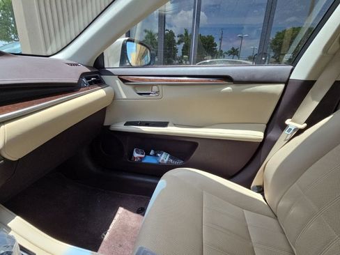 Used 2018 Lexus ES 350 w/ Luxury Package w/Wood Trim FWD image 22