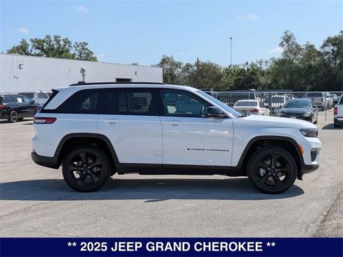 New 2025 Jeep Grand Cherokee Limited w/ Black Appearance Package image 4