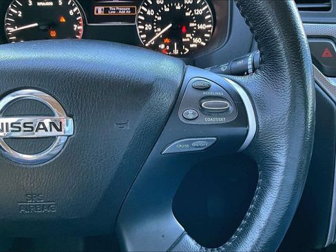 Used 2018 Nissan Pathfinder SL w/ Midnight Edition Package AWD/4WD image 12