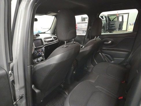 Used 2022 Jeep Renegade Altitude image 51