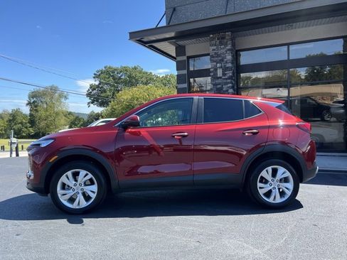 Used 2024 Buick Encore GX Preferred w/ Comfort Package image 2