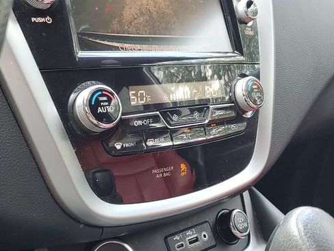 Used 2019 Nissan Murano S AWD/4WD image 29