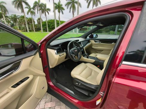 Used 2017 Cadillac XT5 FWD image 11