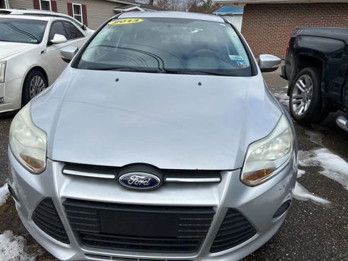 Used 2013 Ford Focus SE image 2