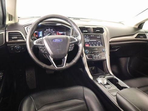 Used 2019 Ford Fusion SEL image 2