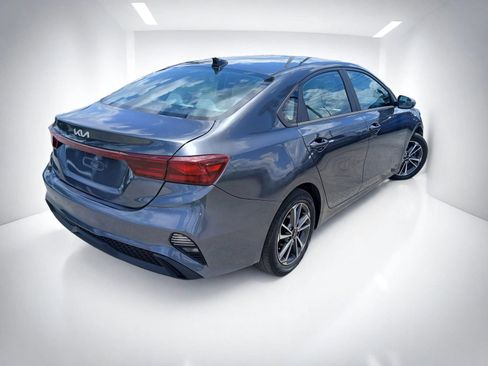 Used 2022 Kia Forte LXS w/ LXS Technology Package FWD image 4