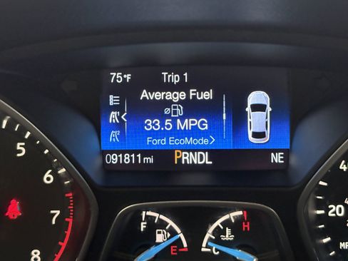 Used 2017 Ford Focus SE FWD image 32