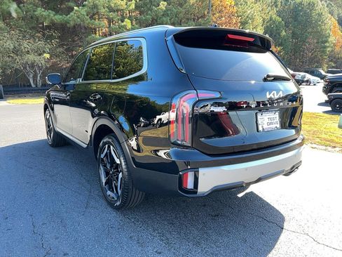 Used 2023 Kia Telluride EX w/ EX Captain's Chair Package image 7