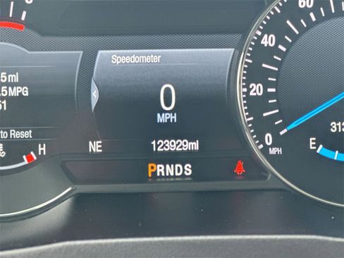 Used 2019 Ford Explorer Platinum image 13