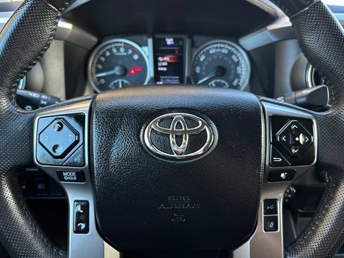 Used 2022 Toyota Tacoma TRD Off-Road image 20