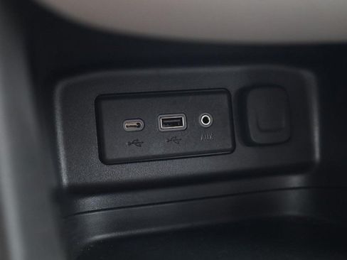 Used 2021 Chevrolet Equinox LS FWD image 16