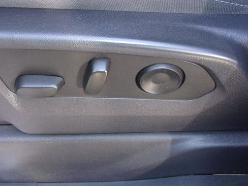 Used 2023 Chevrolet Silverado 1500 LT image 8