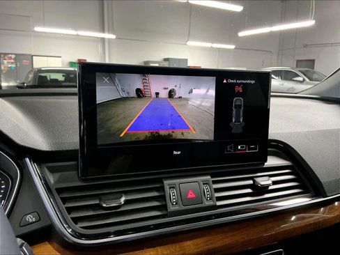 Used 2023 Audi Q5 2.0T Premium w/ Convenience Package image 23