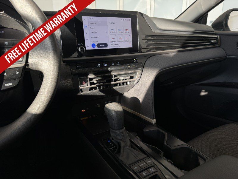 Used 2025 Toyota Camry LE FWD image 33
