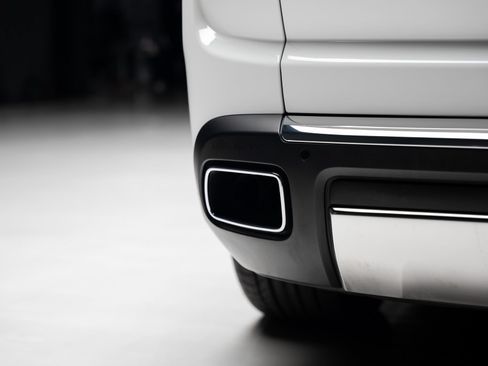 Used 2024 Rolls-Royce Cullinan w/ Cullinan Package AWD/4WD image 33