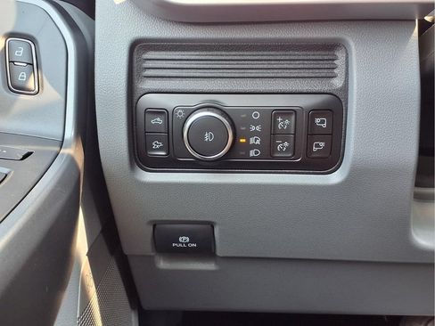 New 2026 Ford F250 XLT w/ XLT Premium Package AWD/4WD image 11