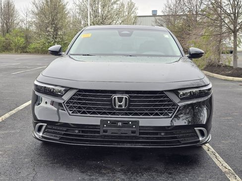 Used 2025 Honda Accord Touring image 2