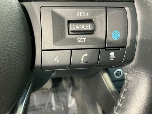 Used 2022 Nissan Rogue SL image 29