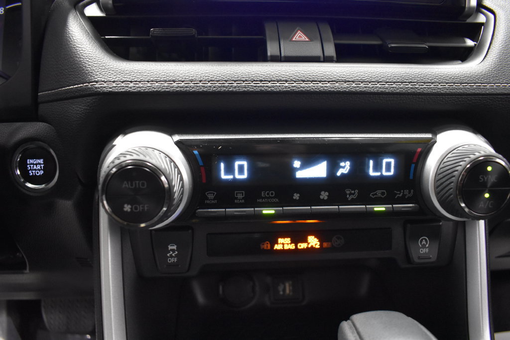 Used 2025 Toyota RAV4 XLE FWD image 19