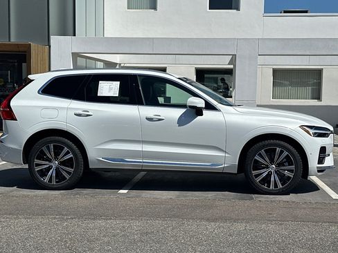 Certified 2023 Volvo XC60 T8 Plus AWD/4WD image 3