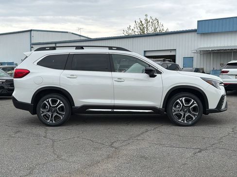 New 2026 Subaru Ascent Limited image 2