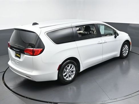 Used 2023 Chrysler Voyager LX FWD image 42