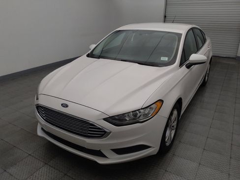 Used 2018 Ford Fusion SE FWD image 15