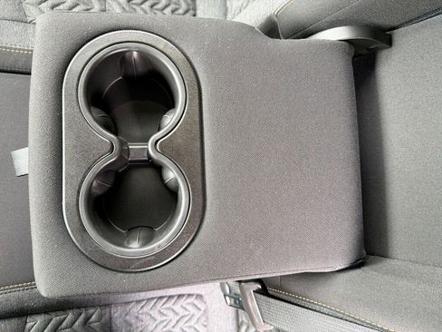 Used 2023 Chevrolet Equinox LT image 32