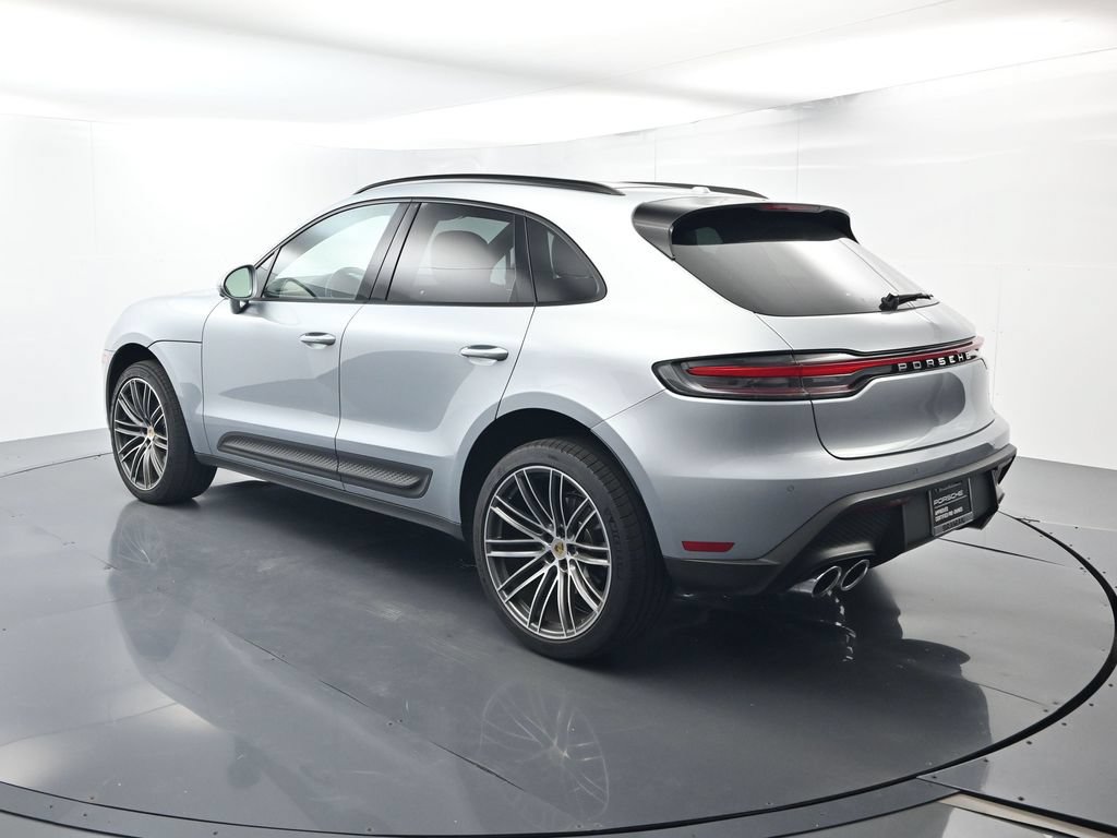 Certified 2026 Porsche Macan AWD/4WD image 3