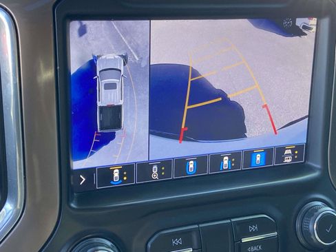 Used 2020 Chevrolet Silverado 1500 High Country w/ Technology Package image 16