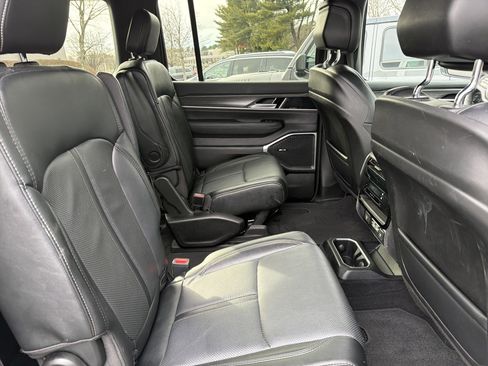 Certified 2024 Jeep Wagoneer Series III image 9