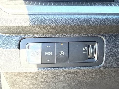 Certified 2026 Chevrolet Traverse LT FWD image 22