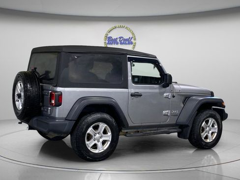 Used 2018 Jeep Wrangler Sport AWD/4WD image 5