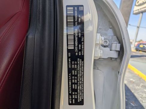 Used 2021 Alfa Romeo Giulia Ti w/ Nero Edizione image 34