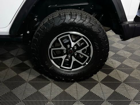 Certified 2025 Jeep Wrangler Unlimited Rubicon image 11