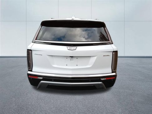 New 2026 Cadillac Vistiq Luxury image 4