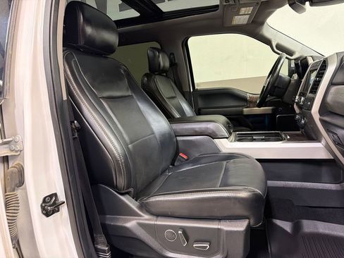 Used 2019 Ford F250 Lariat w/ Lariat Ultimate Package AWD/4WD image 41