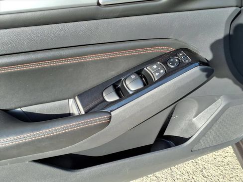 Used 2023 Nissan Altima 2.5 SR FWD image 10