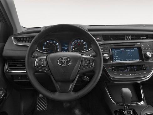 Used 2016 Toyota Avalon Touring image 4